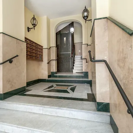 Domus Patrizia Romana Apartament *