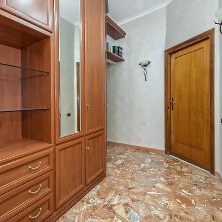 Domus Patrizia Romana Apartman *